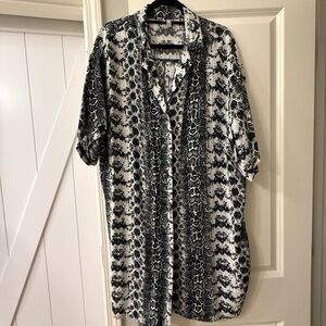 Black and White Snake Print Shift Dress